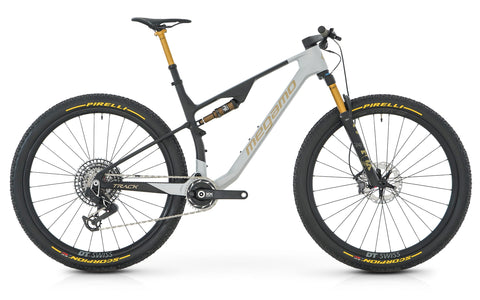 VTT MEGAMO TRACK AXS 00 2025